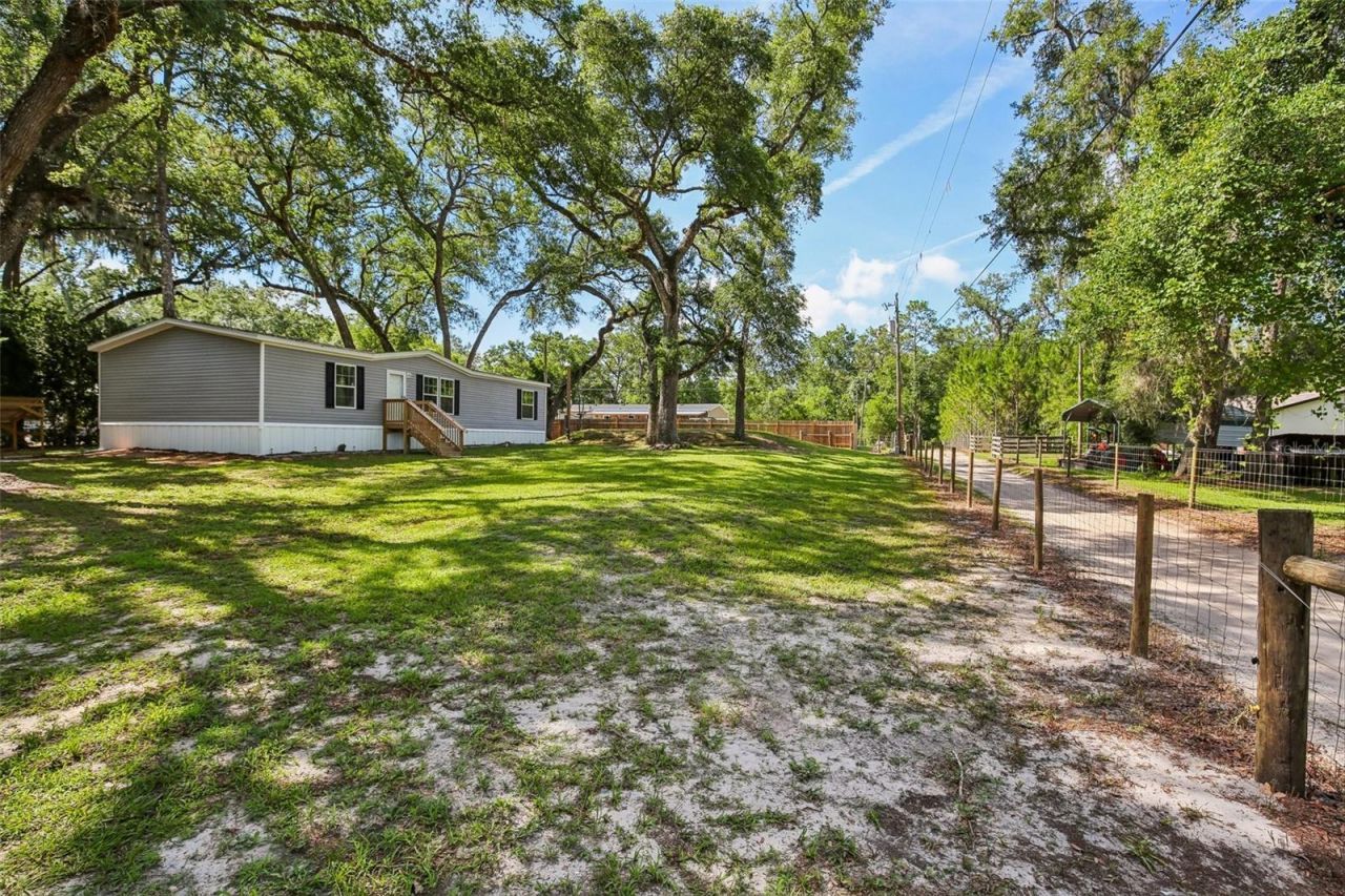 11487 SW 42nd Terrace, Webster, FL 33597 Photo