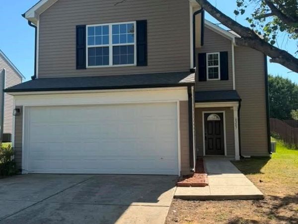 8207 Belmont Stables Drive, Charlotte, NC 28216