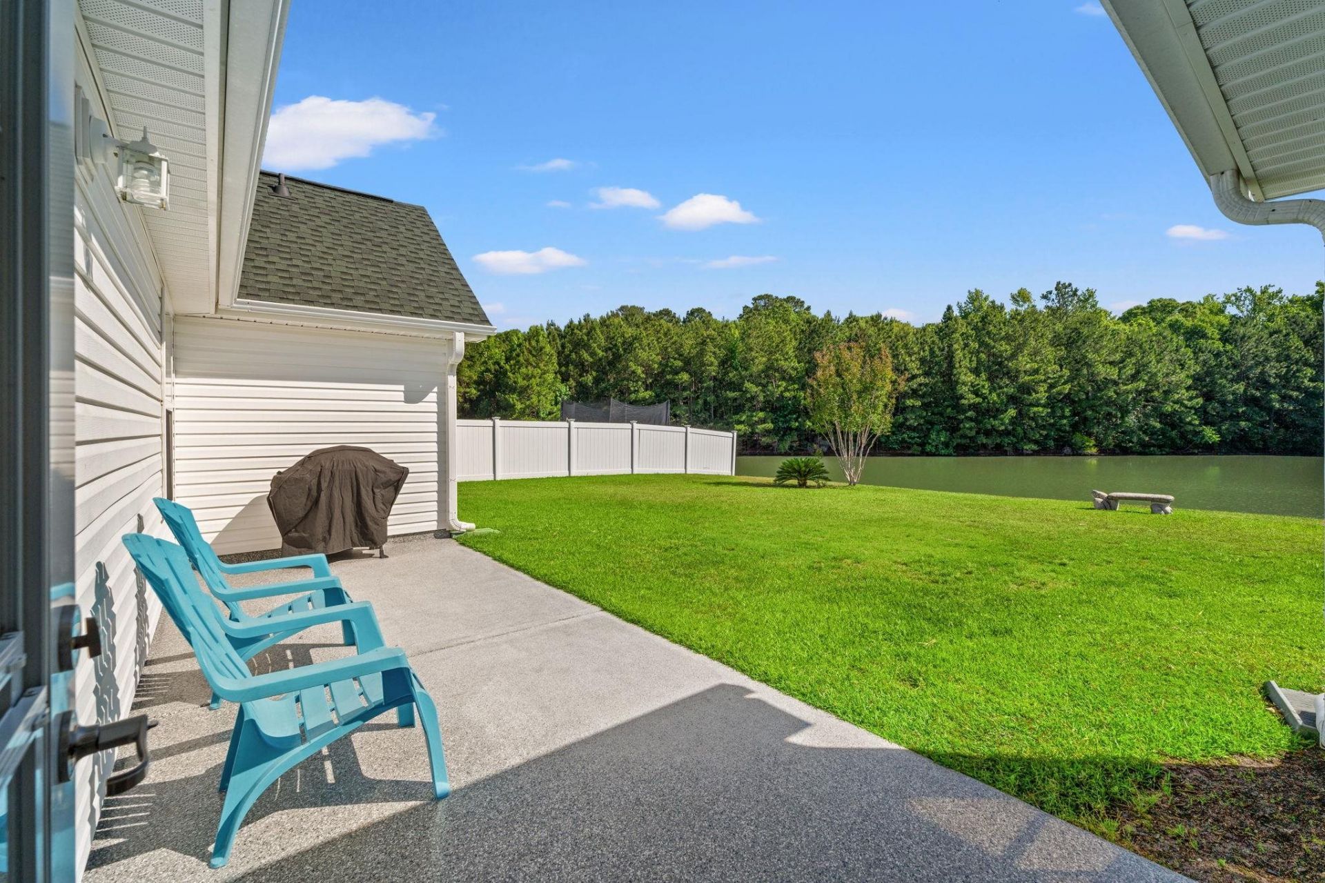 453 Barton Loop Photo 24