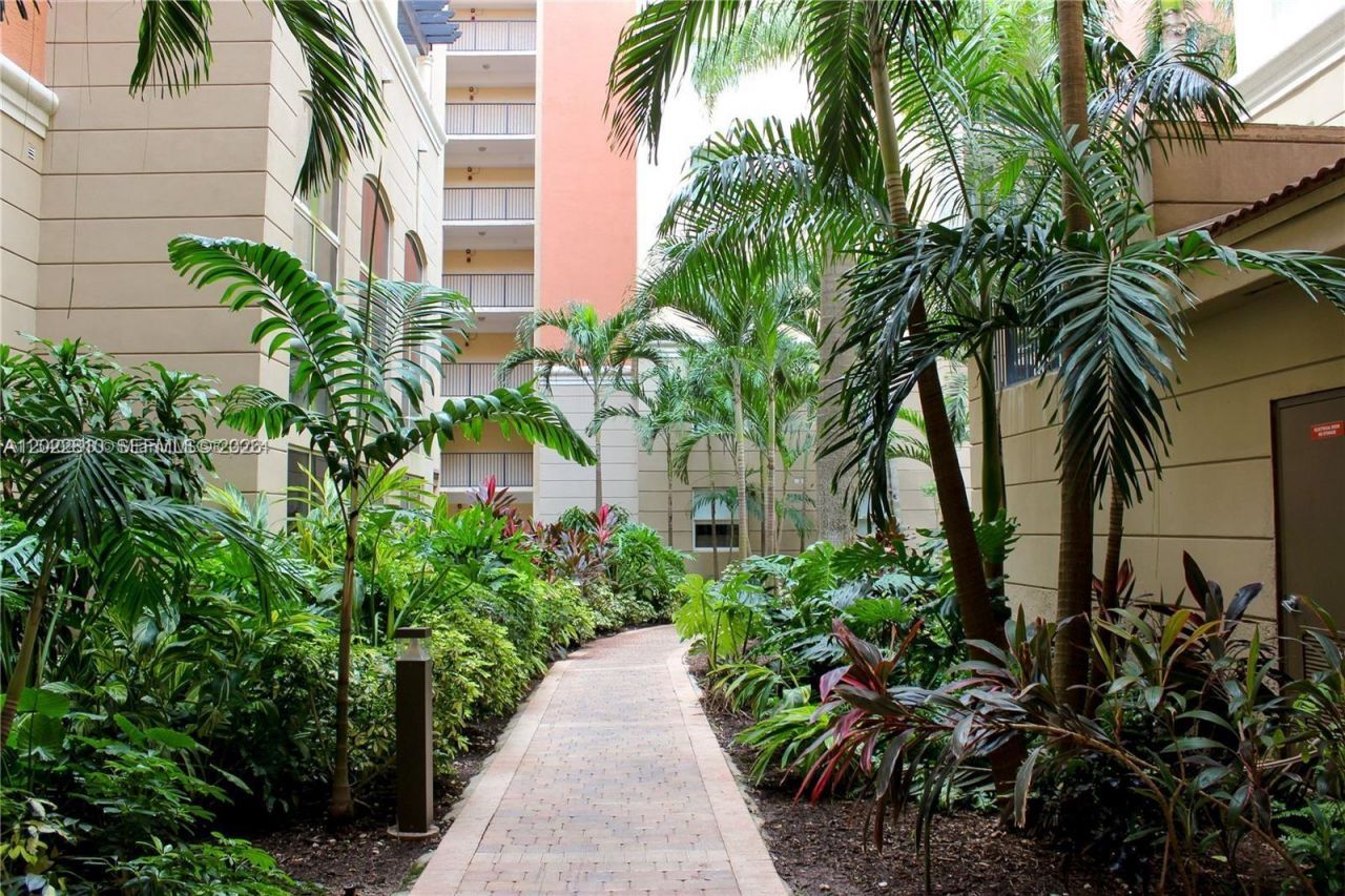 17125 N Bay Rd , Unit 3609, Sunny Isles Beach, FL 33160 Photo