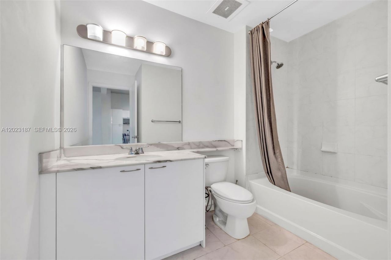 234 NE 3rd St , Unit 1108, Miami, FL 33132 Photo