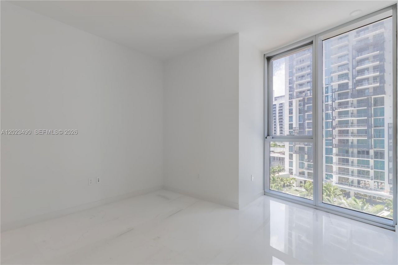 300 Biscayne Blvd Way , Unit 1704, Miami, FL 33131 Photo