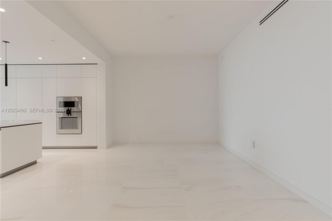 300 Biscayne Blvd Way , Unit 1704, Miami, FL 33131 Photo