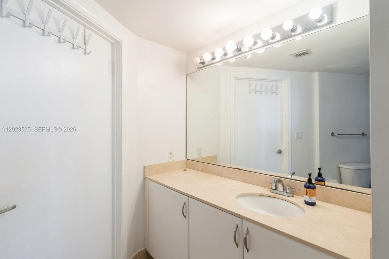 1750 N Bayshore Dr, Unit 4702, Miami, FL 33132 Photo