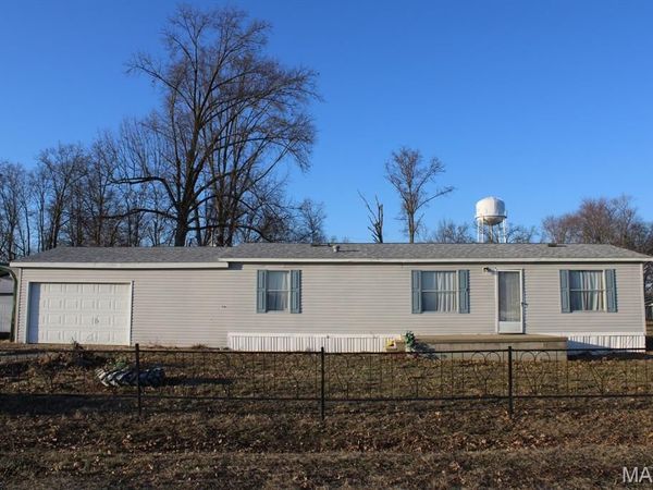 406 W Kirkwood Street , Odin, IL 62870
