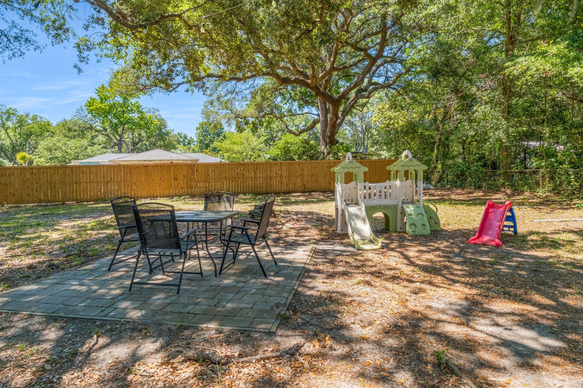 1428 Monitor Street Photo 28