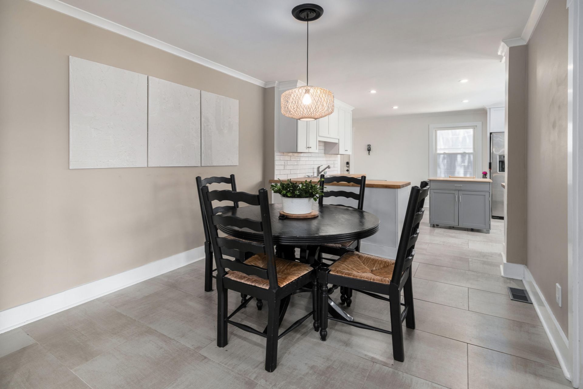 1428 Monitor Street Photo 7