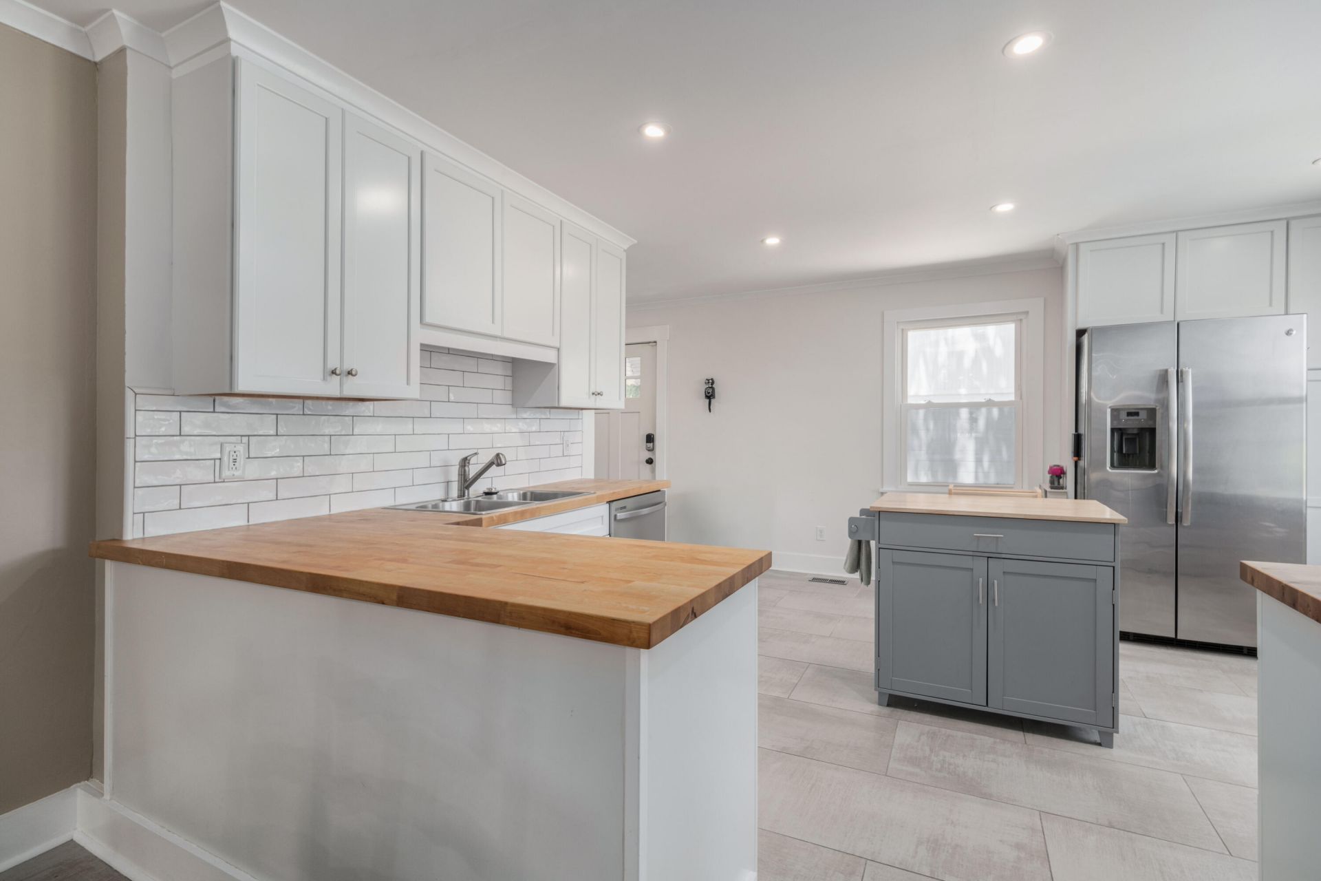1428 Monitor Street Photo 8