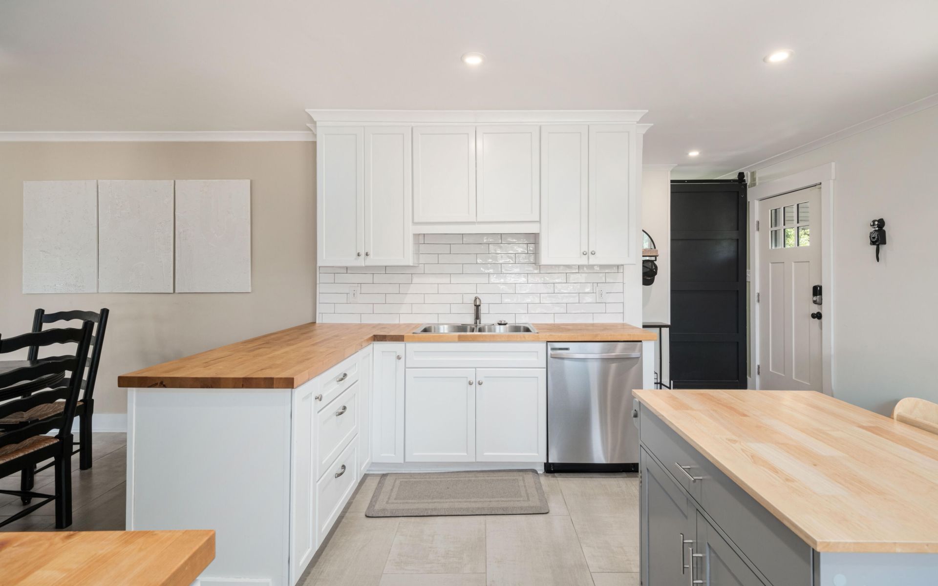 1428 Monitor Street Photo 9