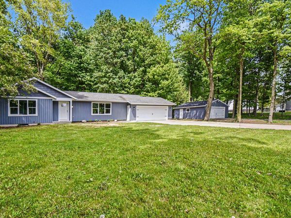 5615 Duncan Lane SE, Caledonia, MI 49316