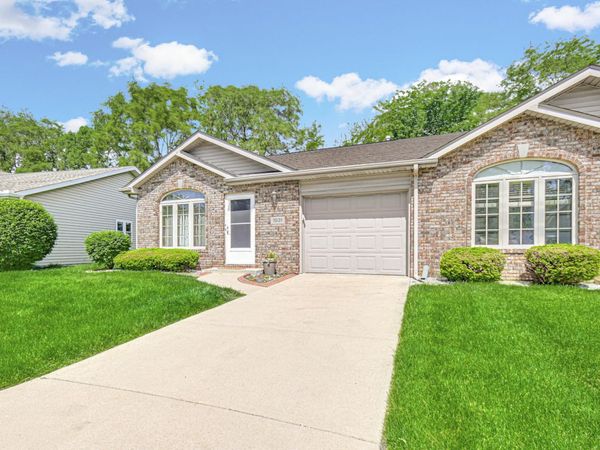 1931 Church Street , Dyer, IN 46311