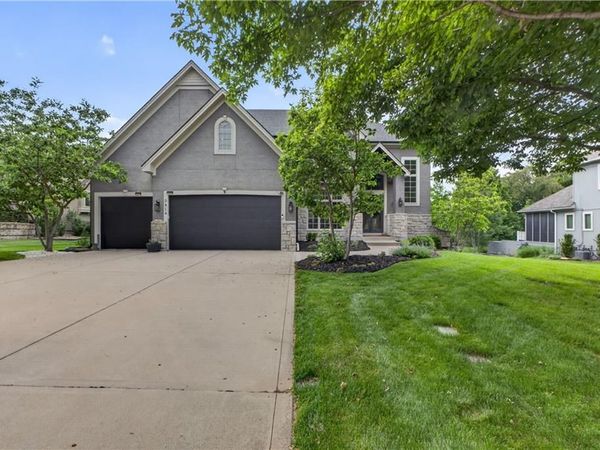 9414 W 149th Terrace, Overland Park, KS 66221