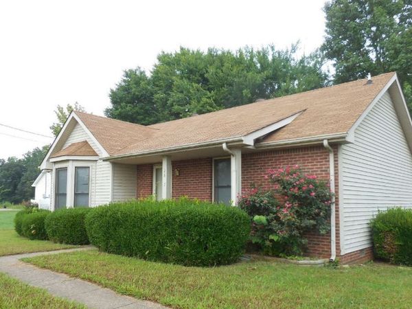 2807 HWY 41A , Clarksville, TN 37043