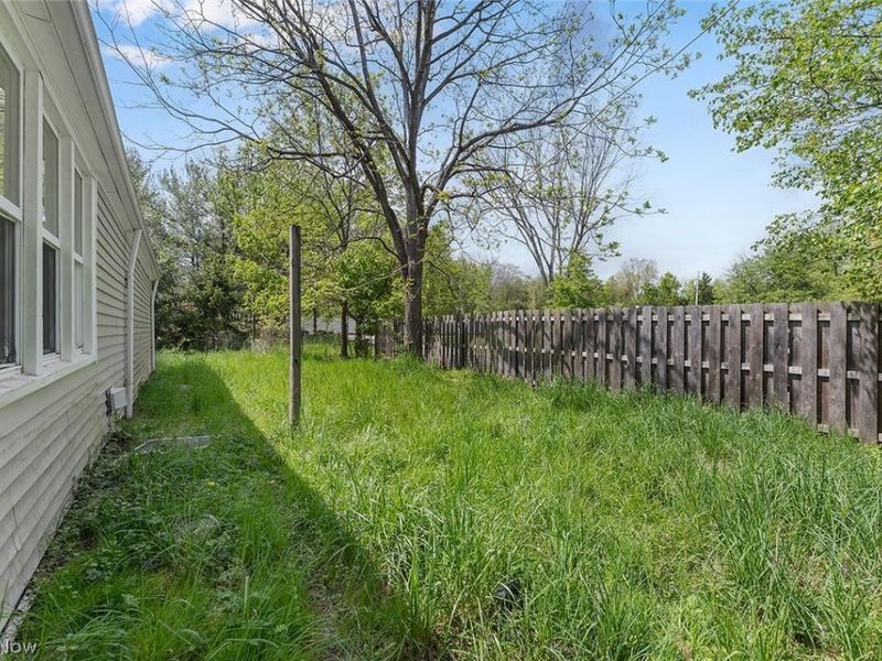 23804 Blackburn Road , Oakwood, OH 44146 Photo 3