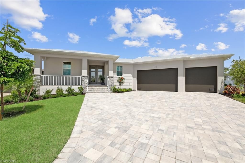 8738 Lakefront Ct , Fort Myers, FL 33908 Main Photo