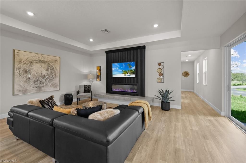 8738 Lakefront Ct, Fort Myers, FL 33908 Photo