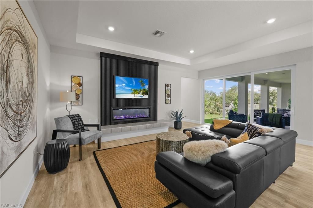 8738 Lakefront Ct, Fort Myers, FL 33908 Photo