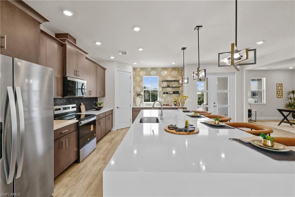 8738 Lakefront Ct, Fort Myers, FL 33908 Photo