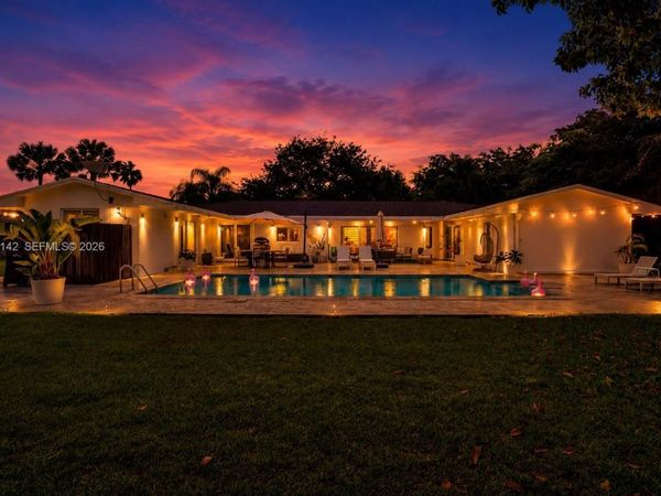13820 SW 73rd Ave, Palmetto Bay, FL 33158