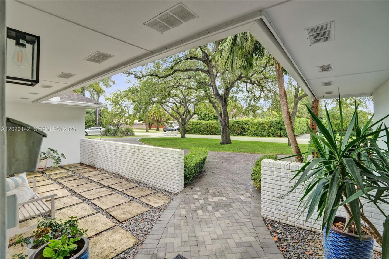 13820 SW 73rd Ave, Palmetto Bay, FL 33158 Photo