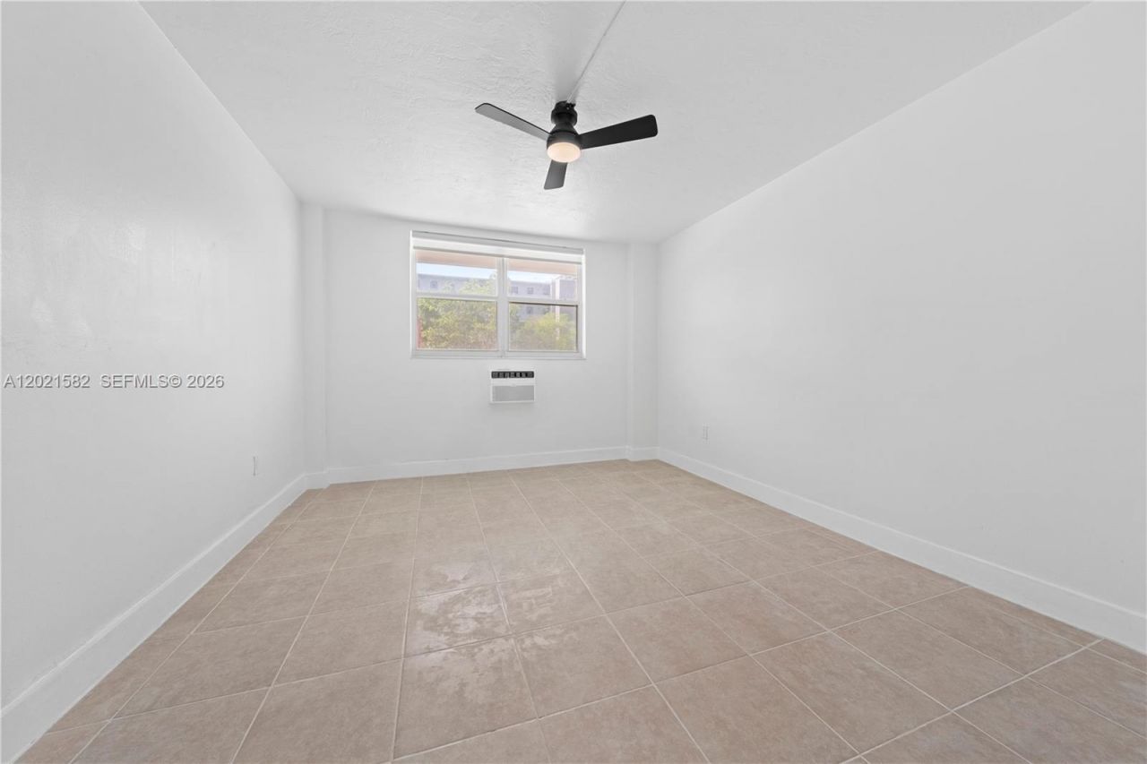 1300 Lincoln Rd, Unit D204, Miami Beach, FL 33139 Photo