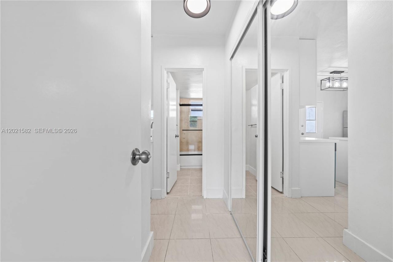 1300 Lincoln Rd, Unit D204, Miami Beach, FL 33139 Photo