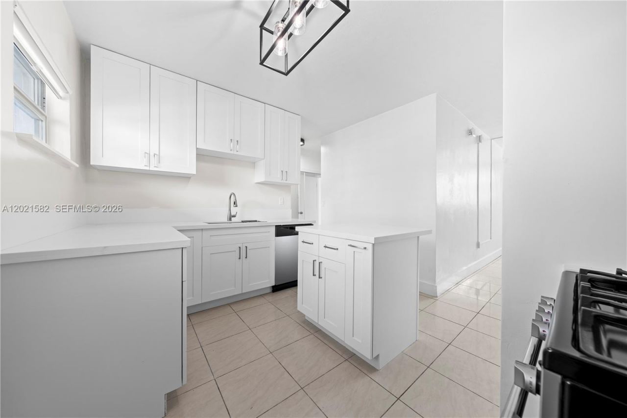 1300 Lincoln Rd, Unit D204, Miami Beach, FL 33139 Photo