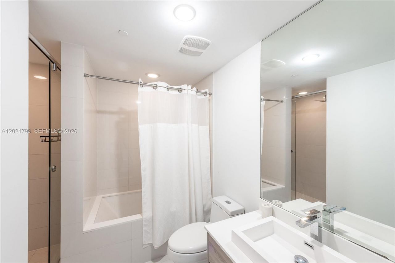 1300 S Miami Ave , Unit 4709, Miami, FL 33130 Photo