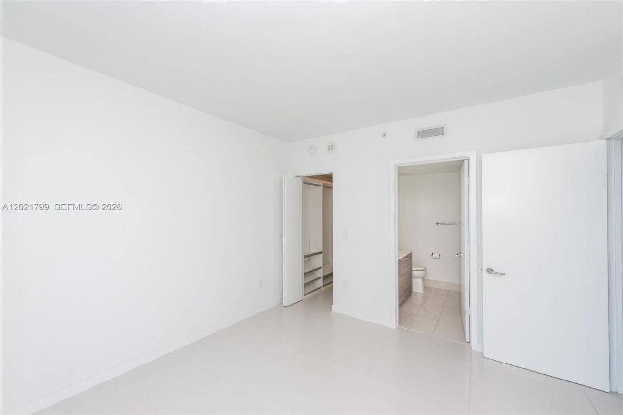 1300 S Miami Ave , Unit 4709, Miami, FL 33130 Photo