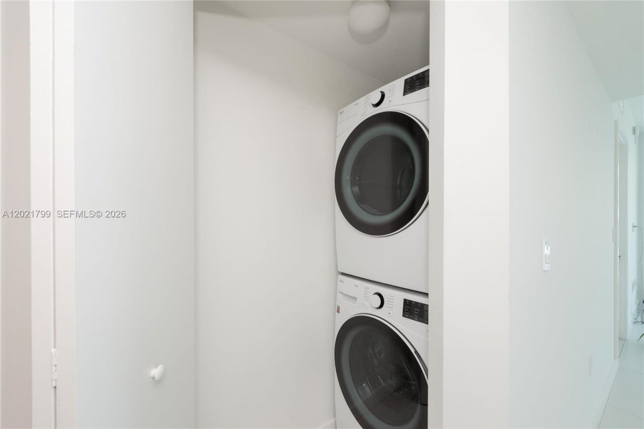 1300 S Miami Ave , Unit 4709, Miami, FL 33130 Photo