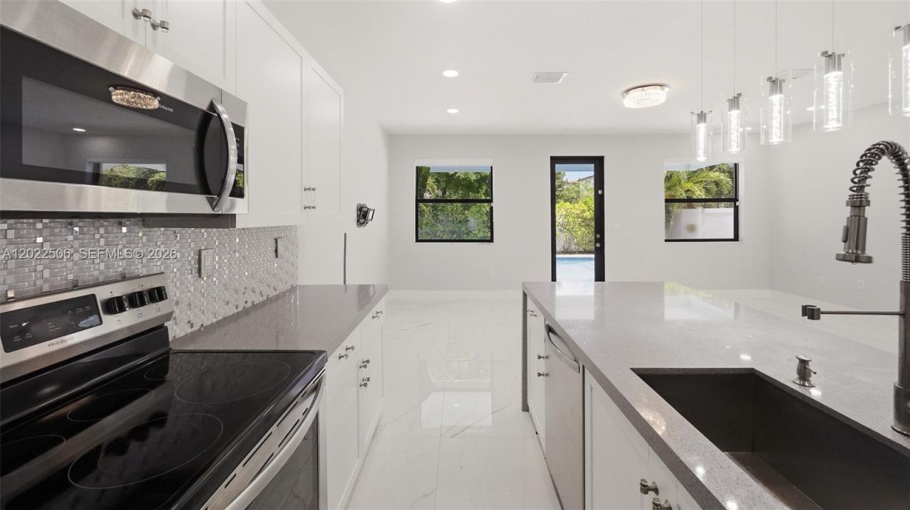 3567 W 110th Ter , Hialeah, FL 33018 Photo