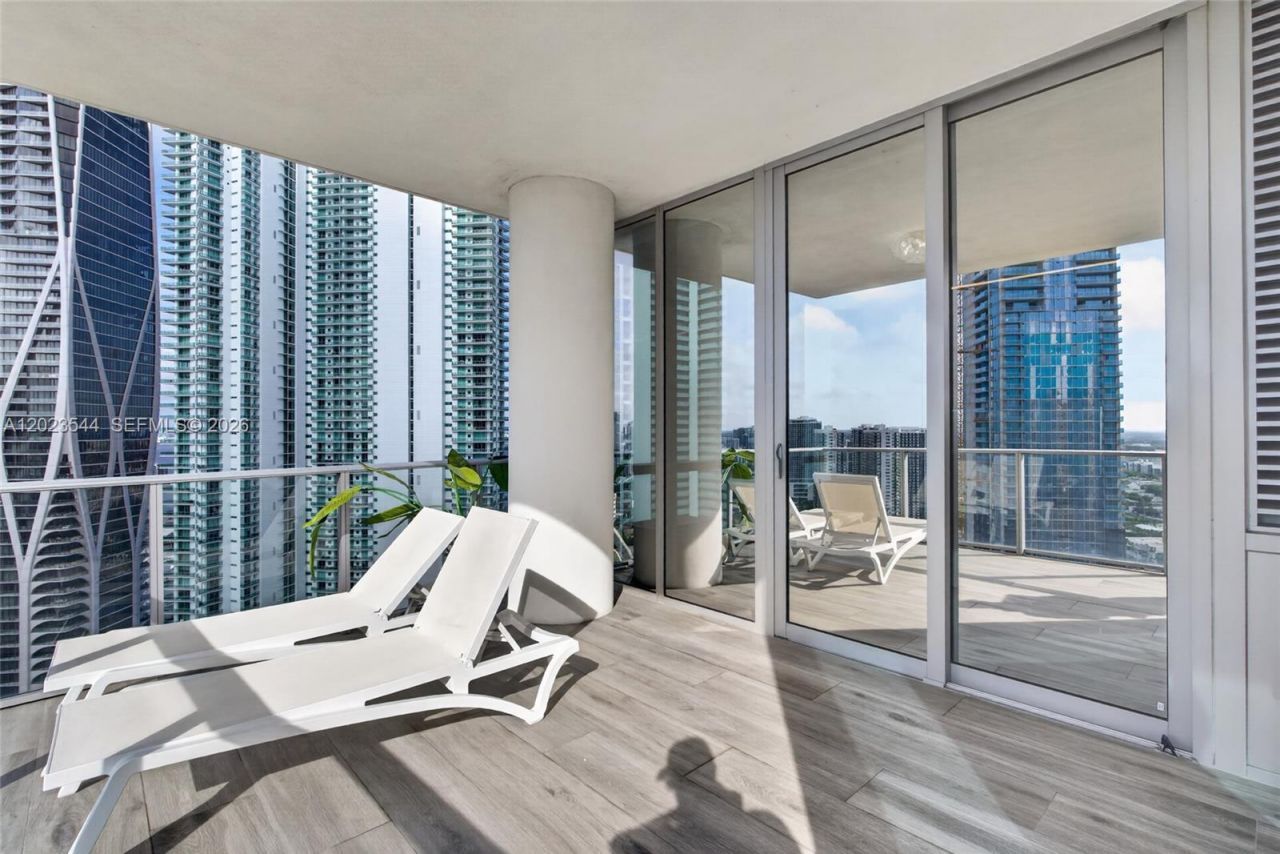 851 NE 1st Ave , Unit 3201, Miami, FL 33132 Photo