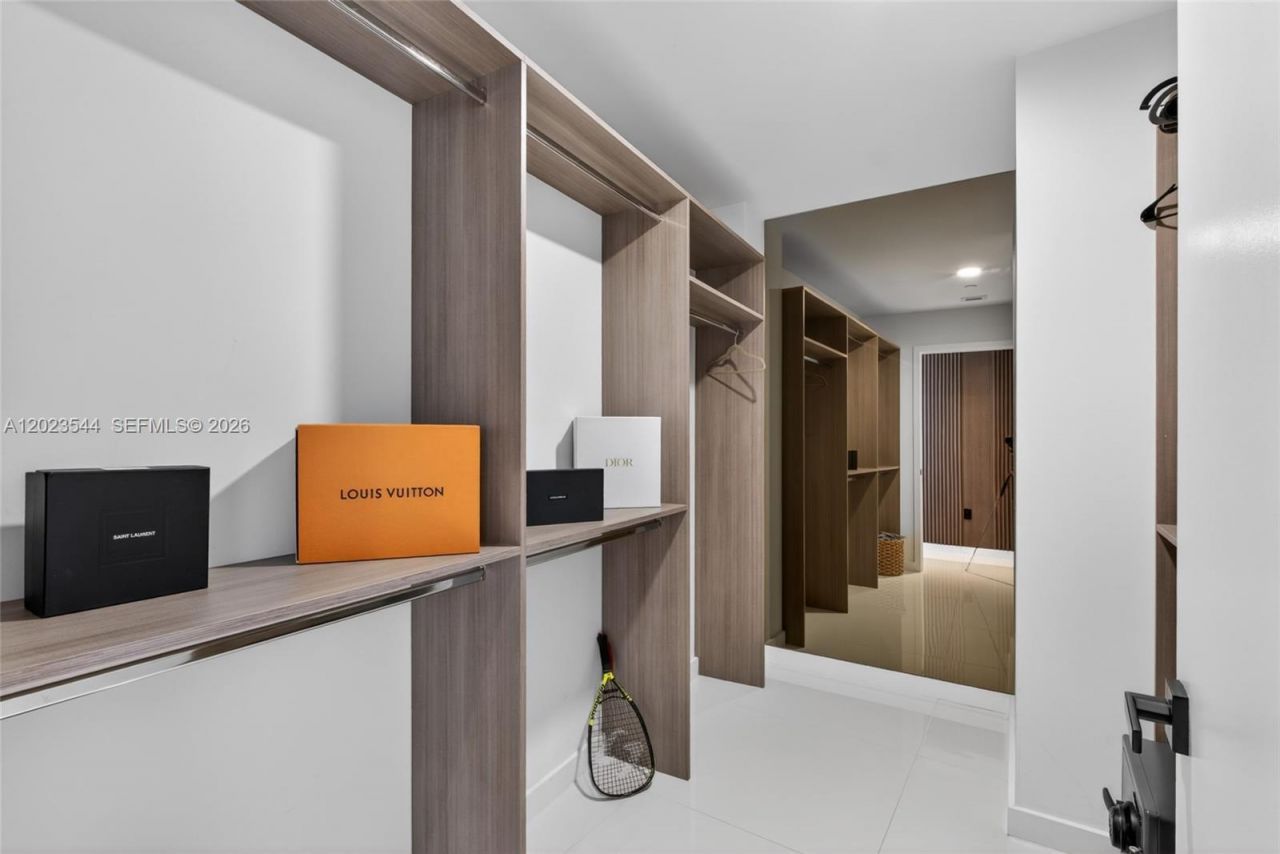 851 NE 1st Ave , Unit 3201, Miami, FL 33132 Photo
