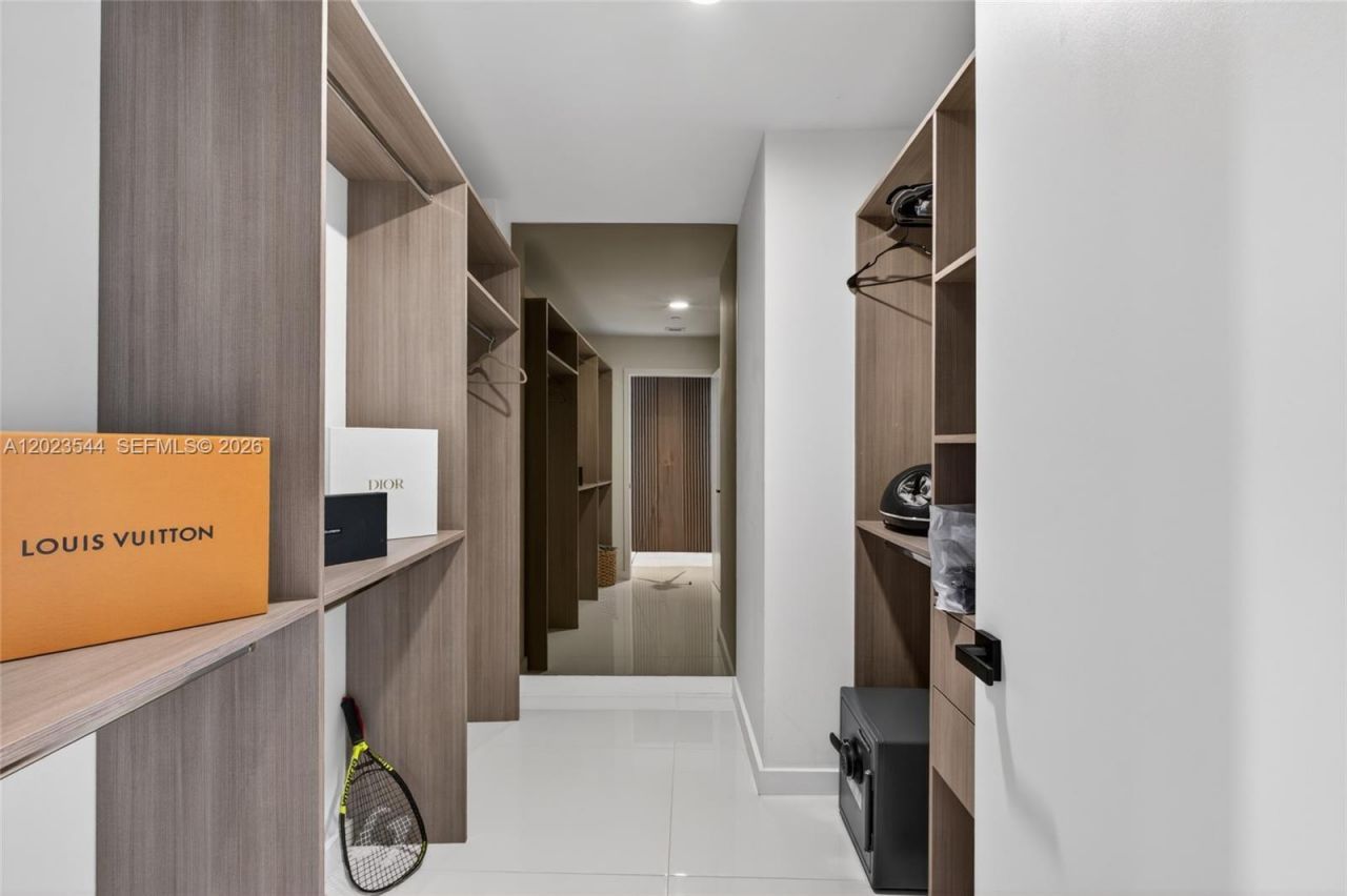 851 NE 1st Ave , Unit 3201, Miami, FL 33132 Photo