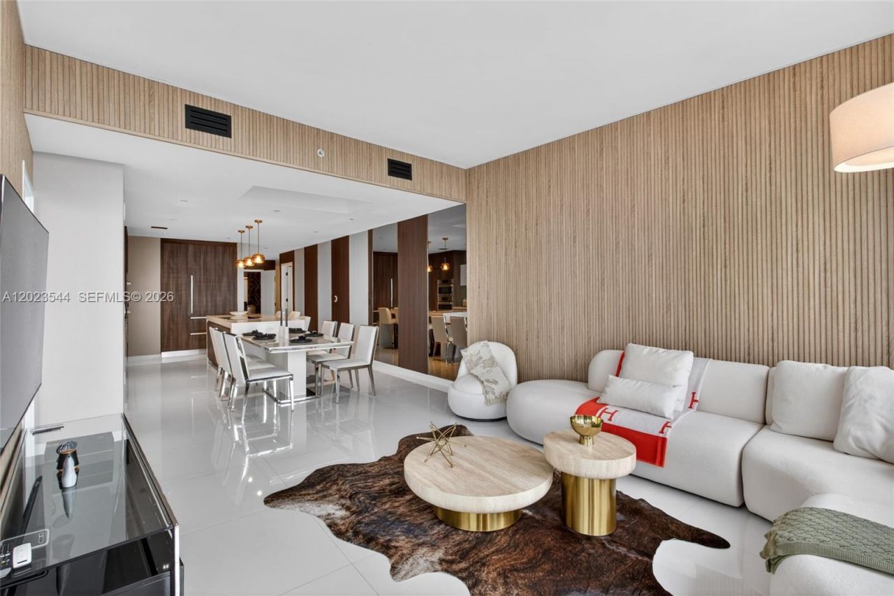 851 NE 1st Ave , Unit 3201, Miami, FL 33132 Photo