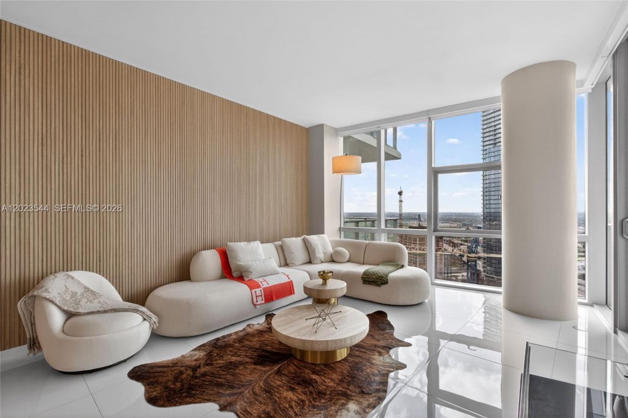 851 NE 1st Ave , Unit 3201, Miami, FL 33132 Photo