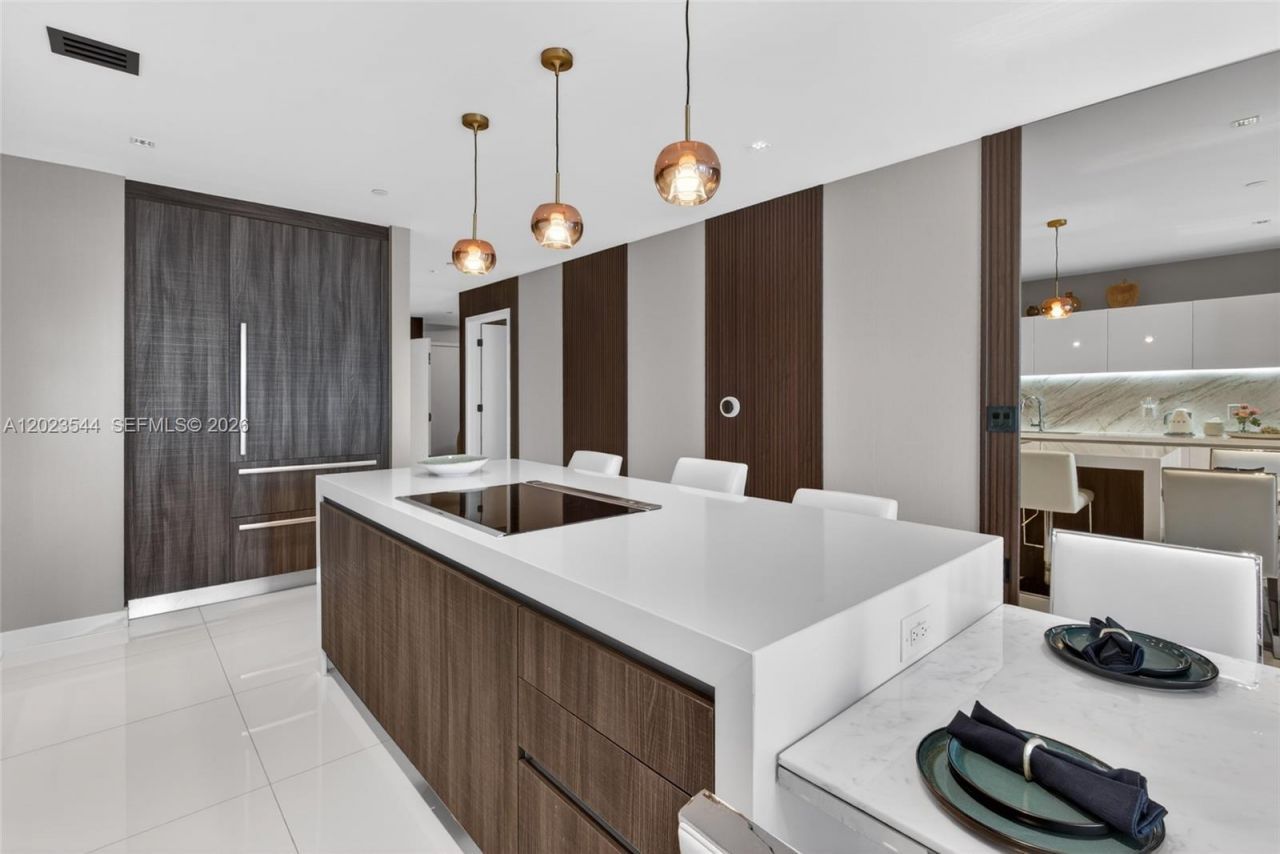 851 NE 1st Ave , Unit 3201, Miami, FL 33132 Photo