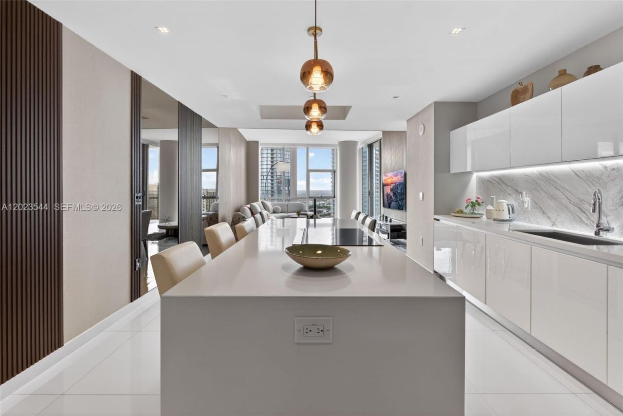 851 NE 1st Ave , Unit 3201, Miami, FL 33132 Photo