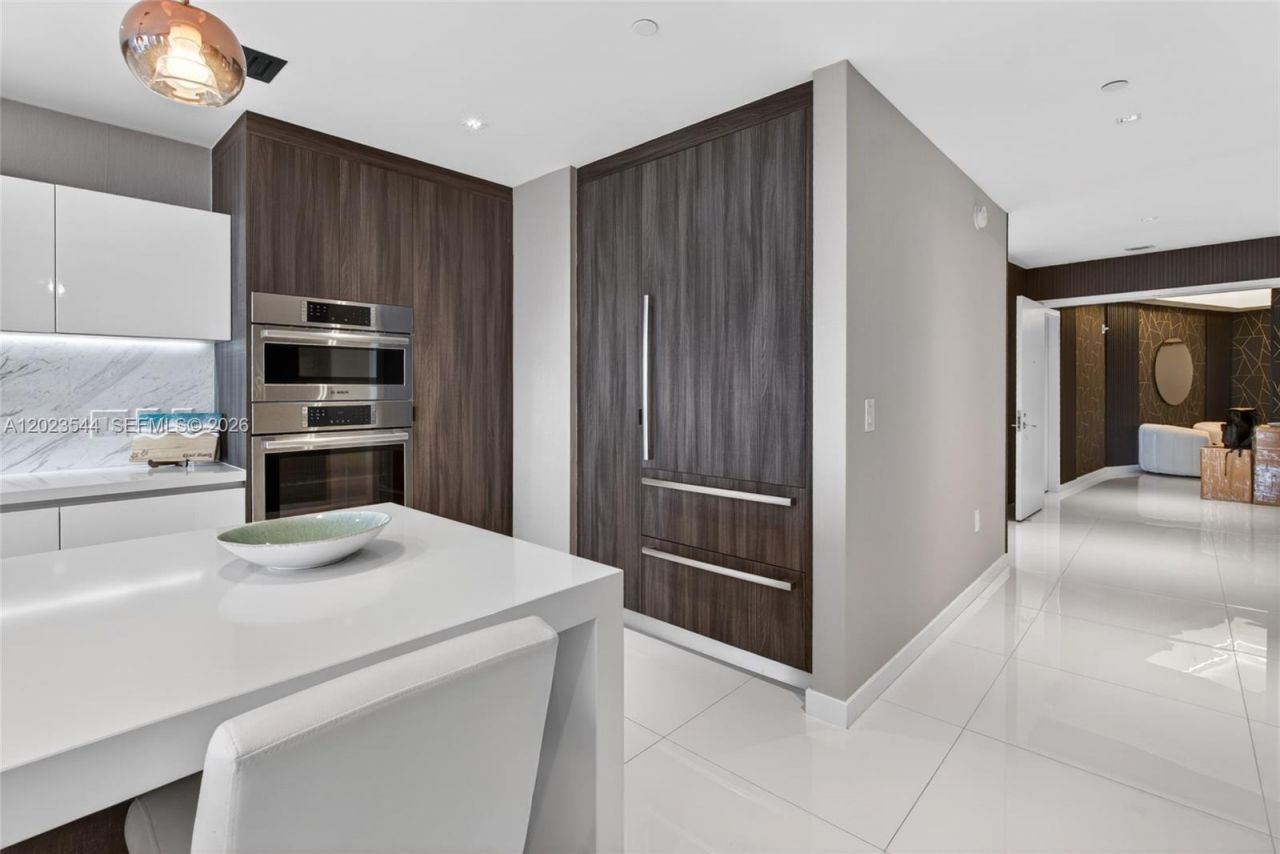 851 NE 1st Ave , Unit 3201, Miami, FL 33132 Photo