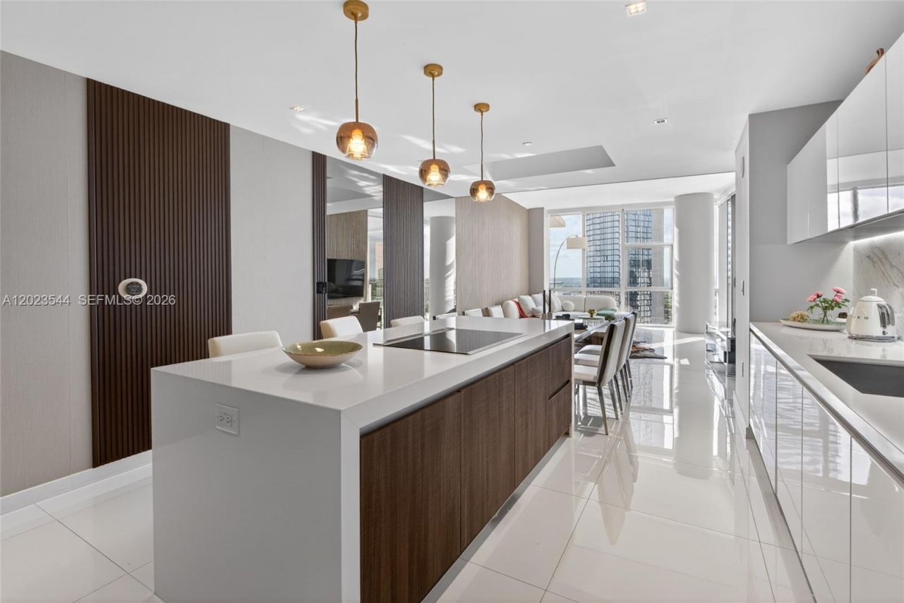 851 NE 1st Ave , Unit 3201, Miami, FL 33132 Photo