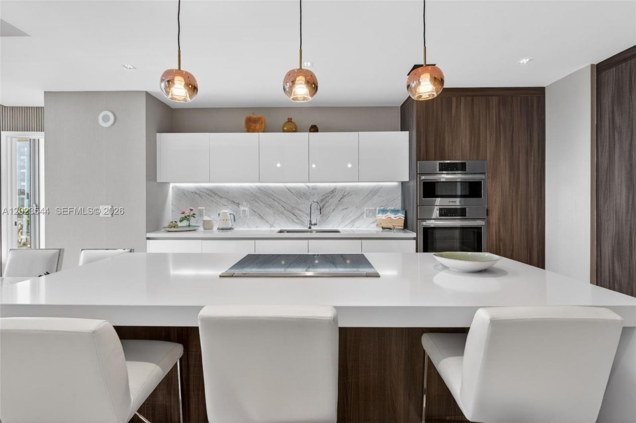 851 NE 1st Ave , Unit 3201, Miami, FL 33132 Photo