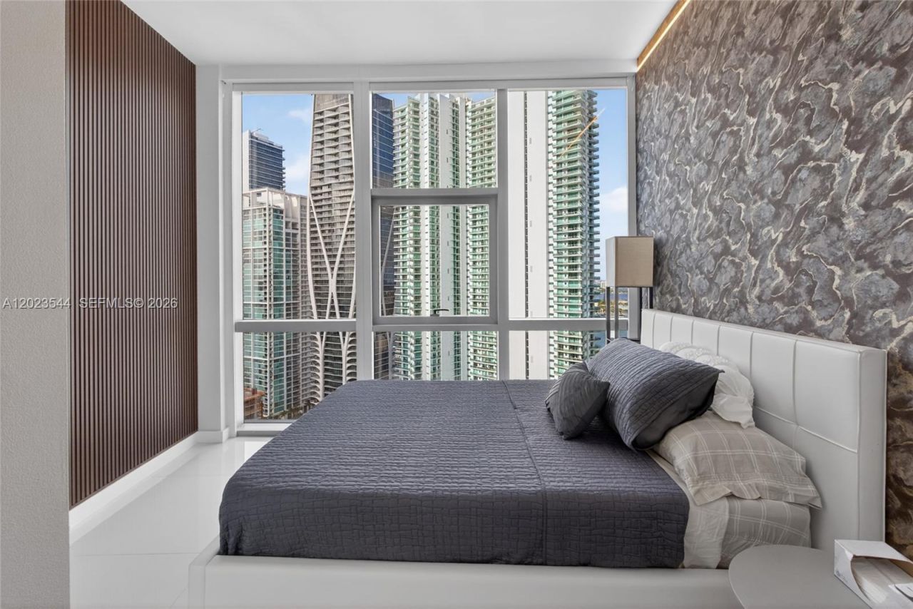 851 NE 1st Ave , Unit 3201, Miami, FL 33132 Photo
