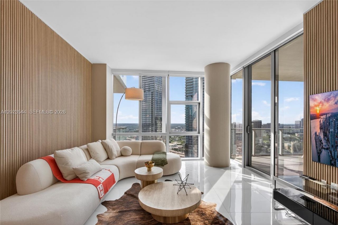 851 NE 1st Ave , Unit 3201, Miami, FL 33132 Photo