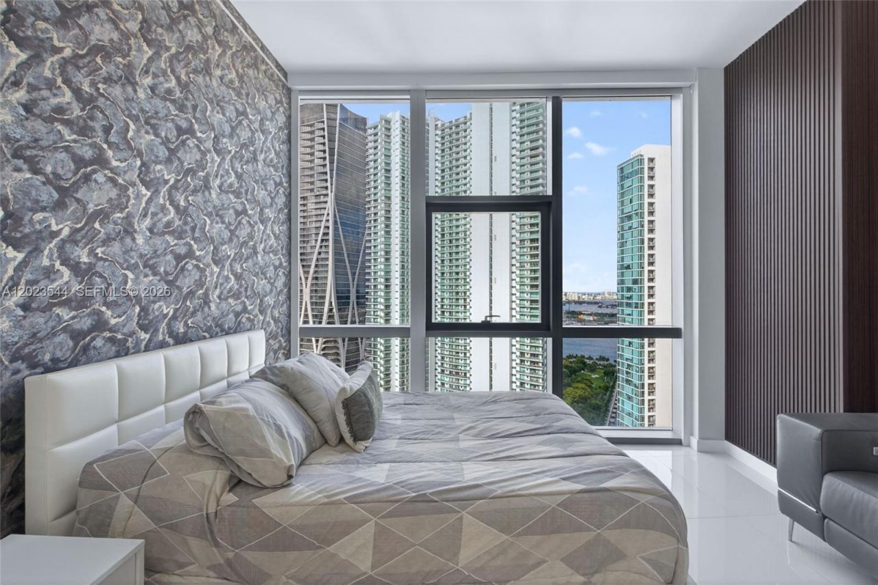 851 NE 1st Ave , Unit 3201, Miami, FL 33132 Photo