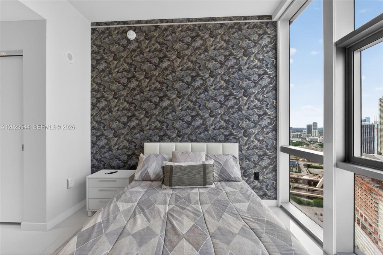 851 NE 1st Ave , Unit 3201, Miami, FL 33132 Photo