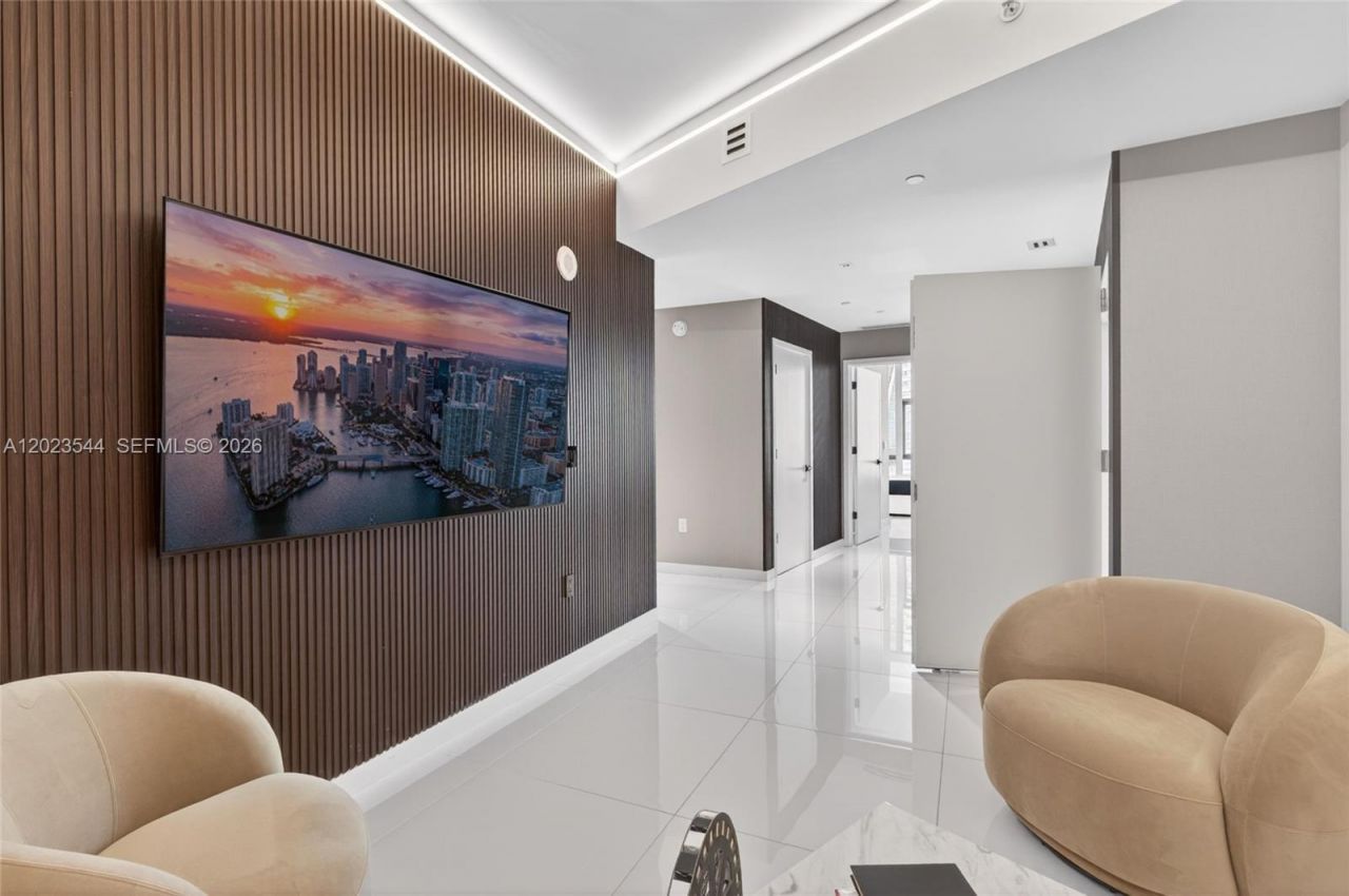 851 NE 1st Ave , Unit 3201, Miami, FL 33132 Photo