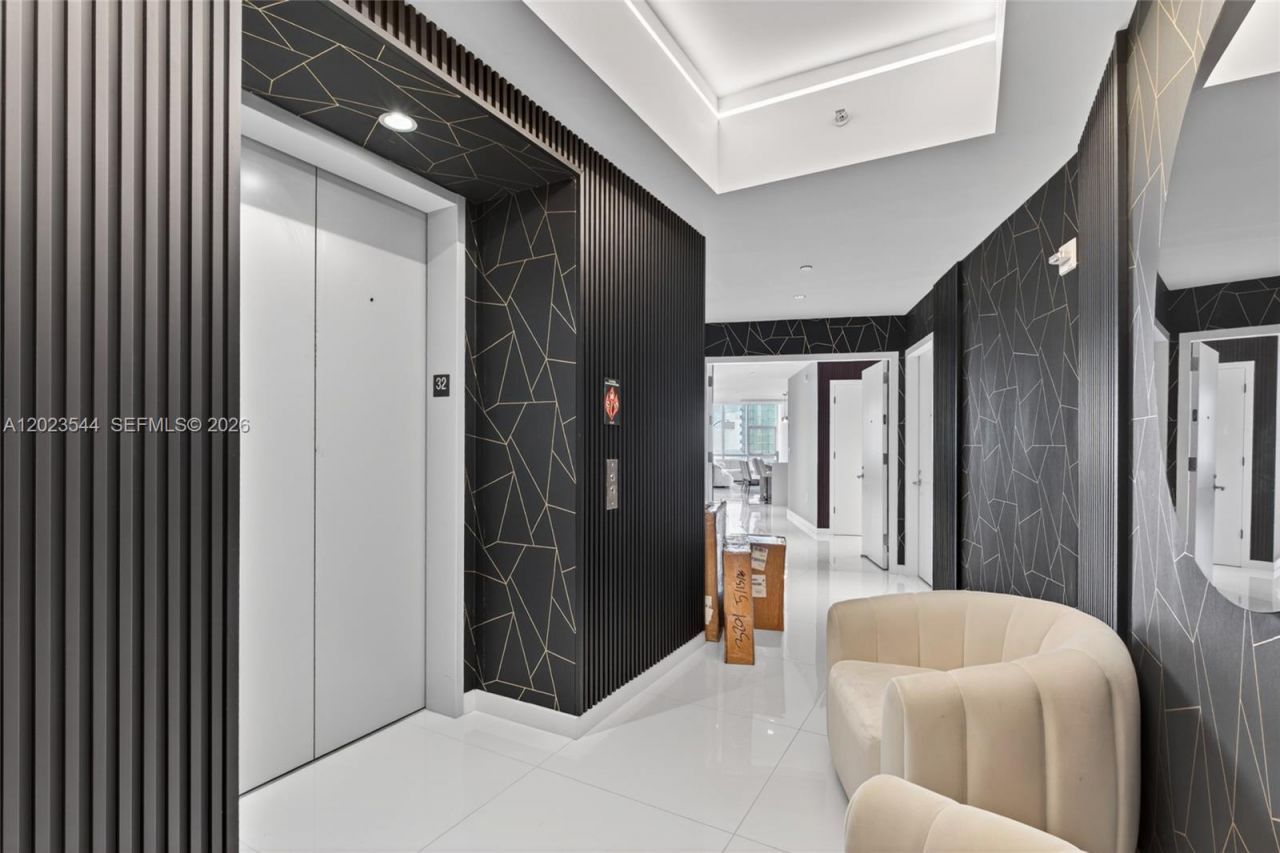 851 NE 1st Ave , Unit 3201, Miami, FL 33132 Photo