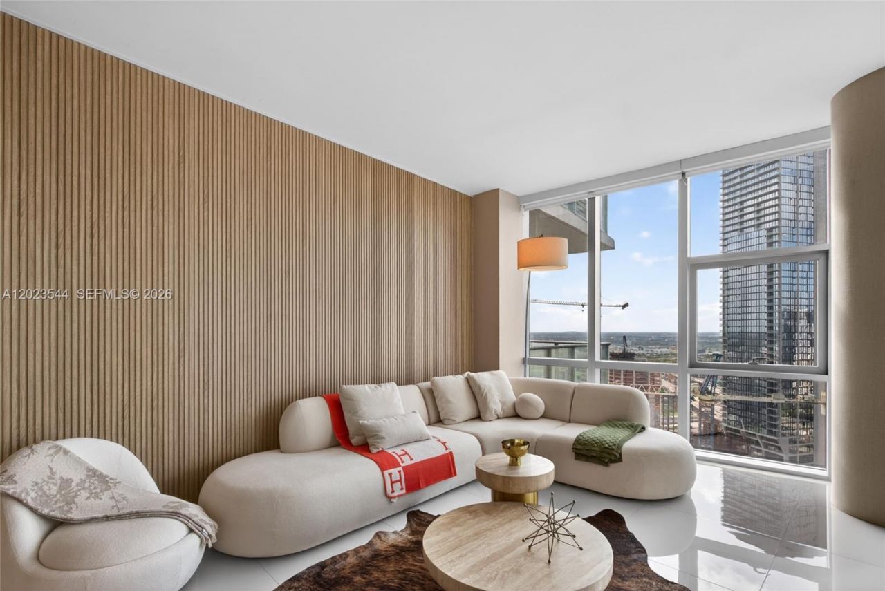 851 NE 1st Ave , Unit 3201, Miami, FL 33132 Photo