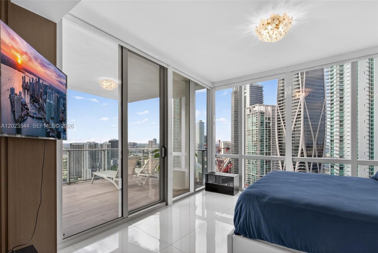 851 NE 1st Ave , Unit 3201, Miami, FL 33132 Photo