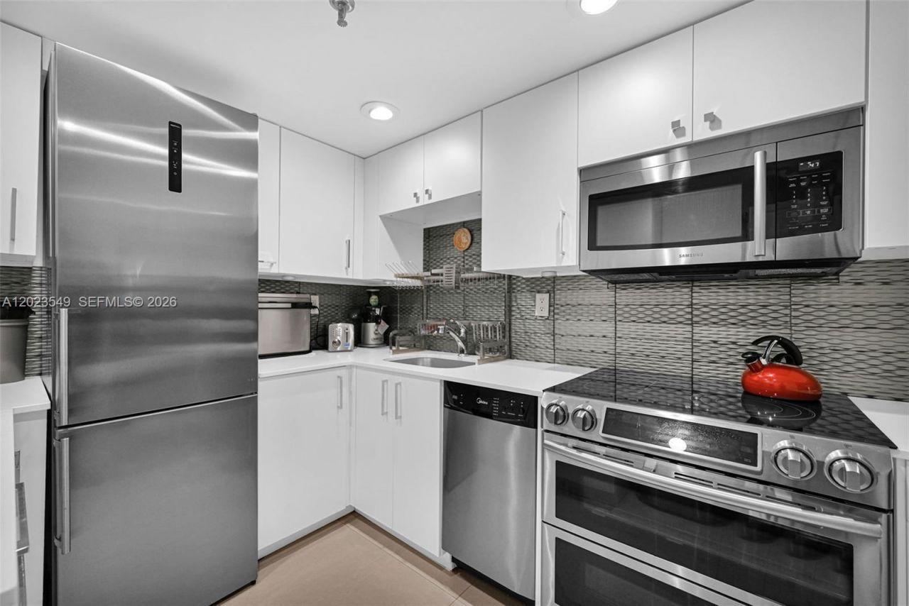 2401 Collins Ave, Unit 504, Miami Beach, FL 33140 Photo